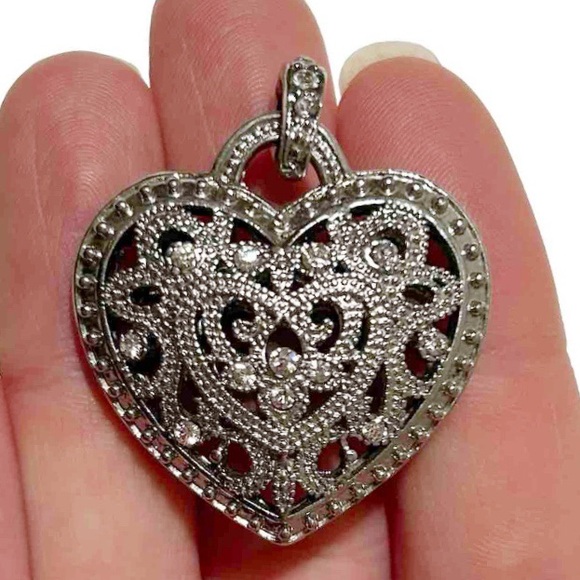 Large Silver Tone Rhinestone Heart Shaped Necklace Pendant Sparkly Locket Love - Picture 9 of 10